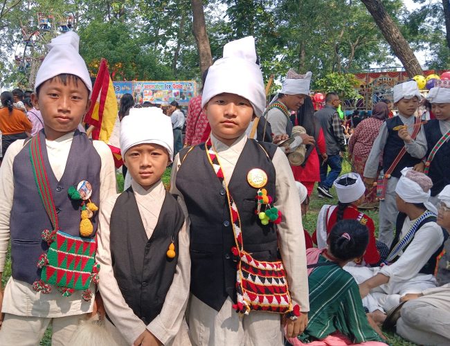 किरात राई यायोख्खा उभौली पर्व को अबसमा साकेला पर्बमा लिएको तस्बिर