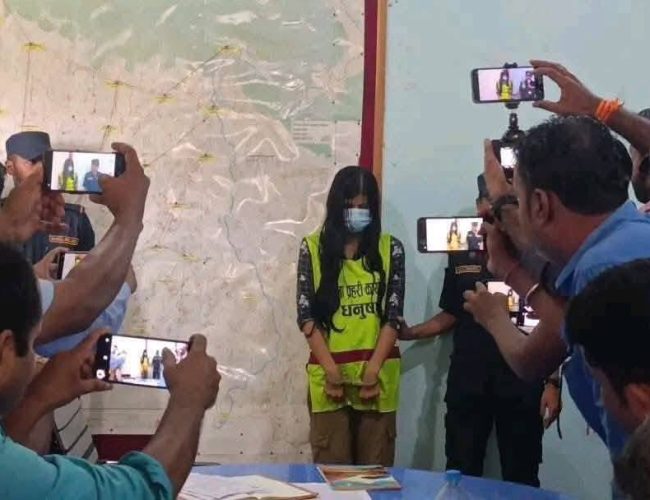 प्रेमिकाले छुरी प्रहार गरी प्रेमीको हत्या : प्रेमिका २१ वर्षीया जुली पक्राउ