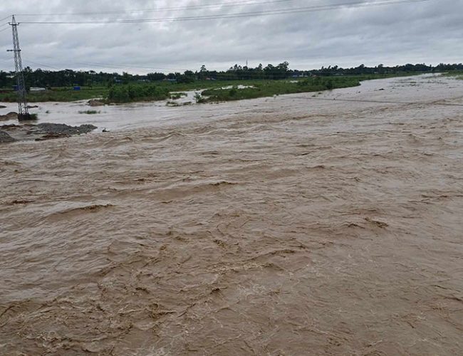 अभिरल परेकाे बर्षाकाे कारण पूर्वी नेपालकाे जनजीवन प्रभावित