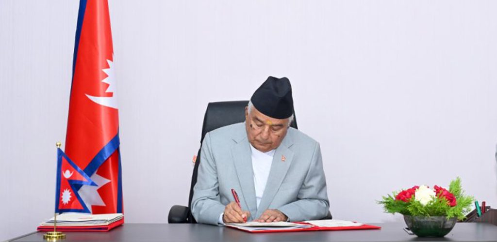 राष्ट्रपतिले जारी गरे ७ अध्यादेश एउटा पुनर्विचार गर्न फिर्ता